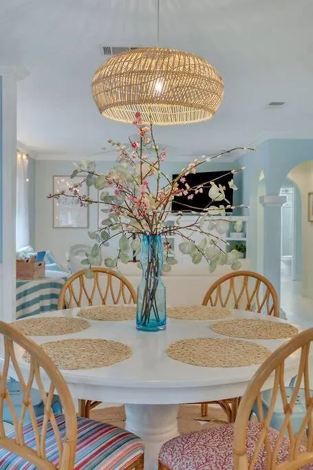Charming 3Br 2 Bath Beach Bungalow With Hot Tub! Hilton Head Island 0*,