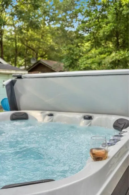 Charming 3Br 2 Bath Beach Bungalow With Hot Tub! Hilton Head Island 0*,