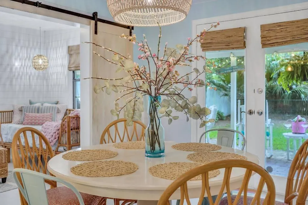 Holiday home Charming 3Br 2 Bath Beach Bungalow With Hot Tub! Hilton Head Island